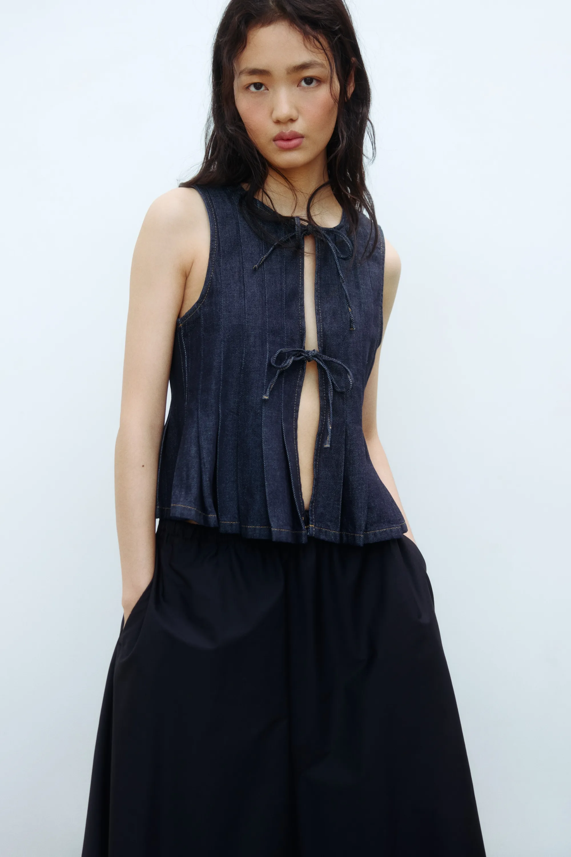 Gilet sans manches en denim avec détails à nouer - Bleu denim foncé
