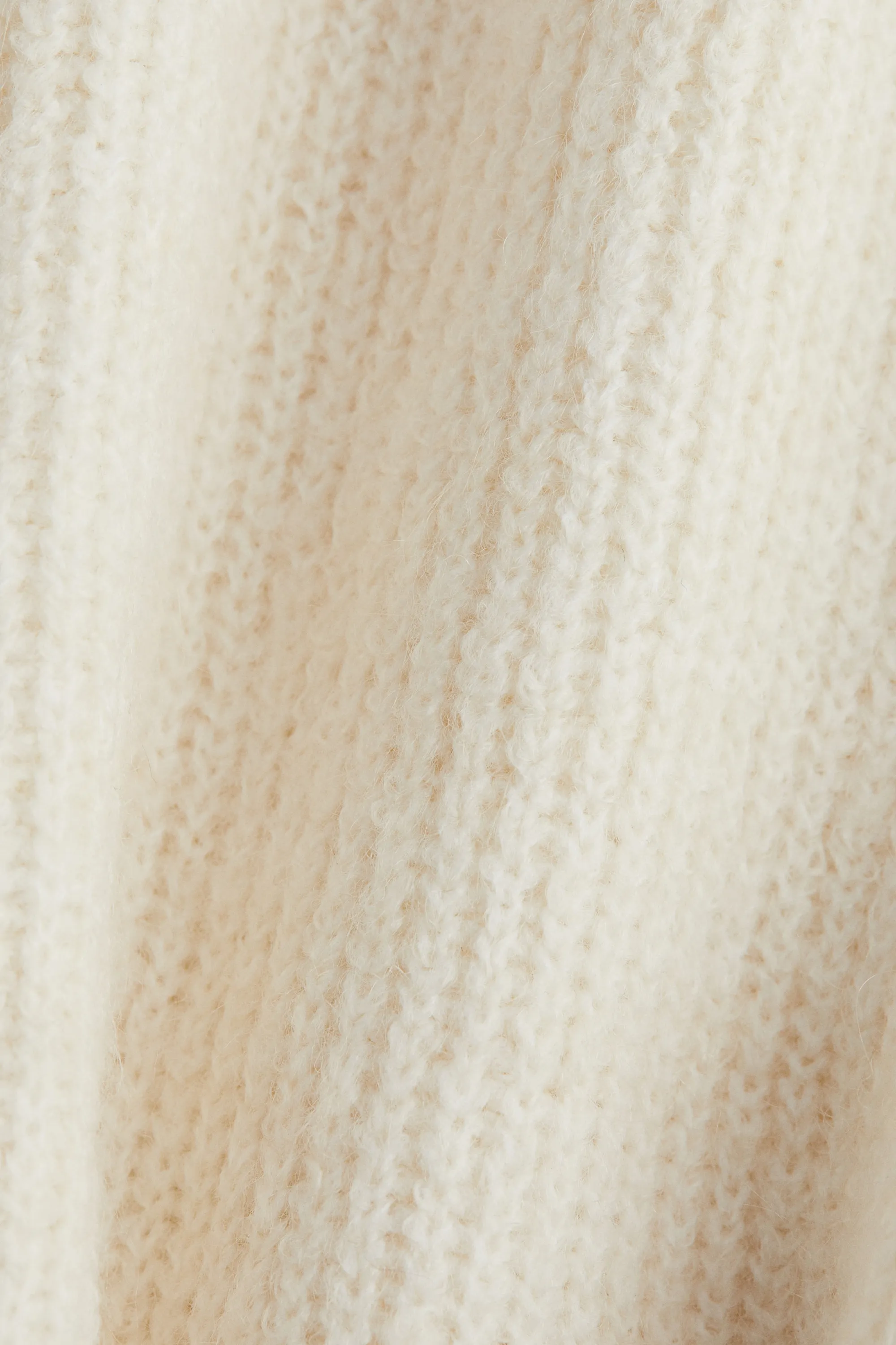 Pull en maille côtelée - Crème