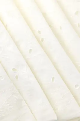 Coupon de 3 m en coton brodé — photo 3