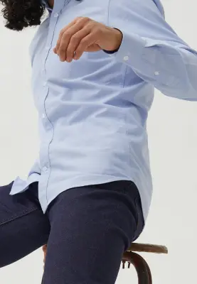 La chemise oxford - Bleu ciel — photo 2