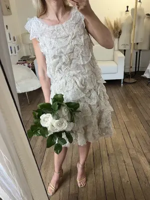 Robe de mariée à volants en organza de soie crème NEUVE Px boutique 2500€ Taille 36 — photo 3