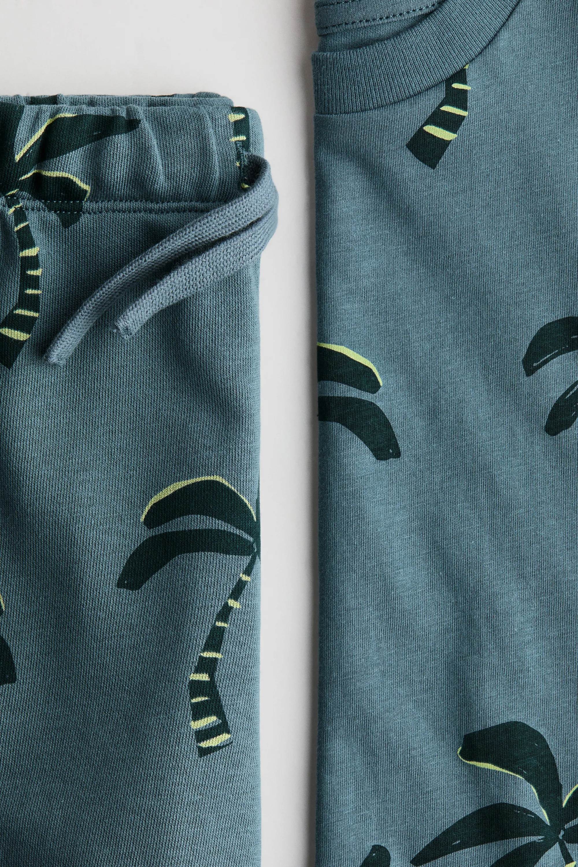 Ensemble 2 pièces T-shirt et short en molleton - Turquoise foncé/palmiers