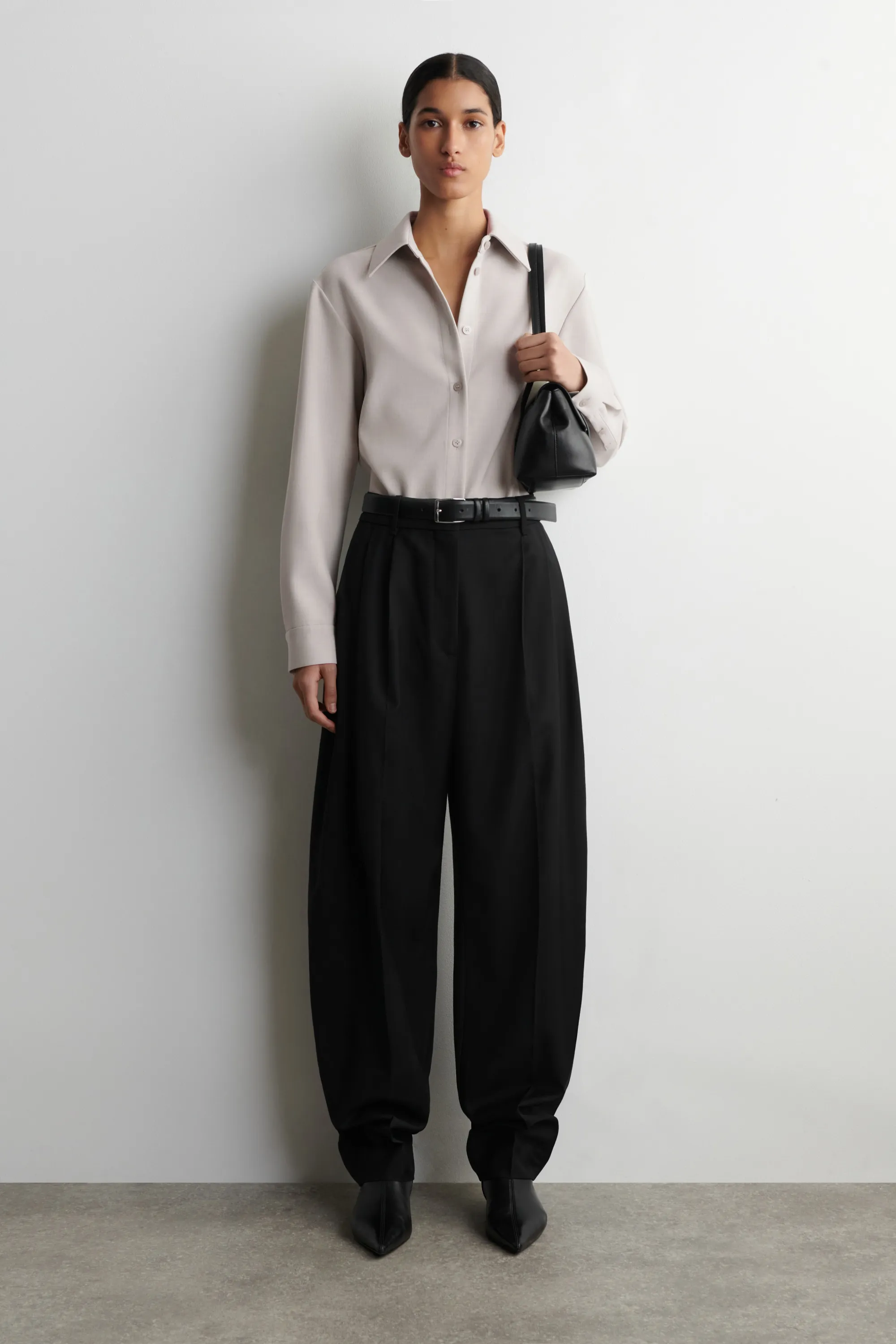 CHEMISE AJUSTÉE ET SCULPTÉE - GRIS CLAIR