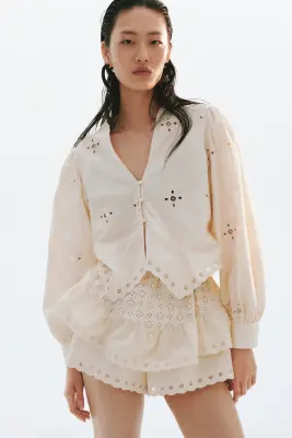 Short en coton avec broderie anglaise - Crème — photo 1