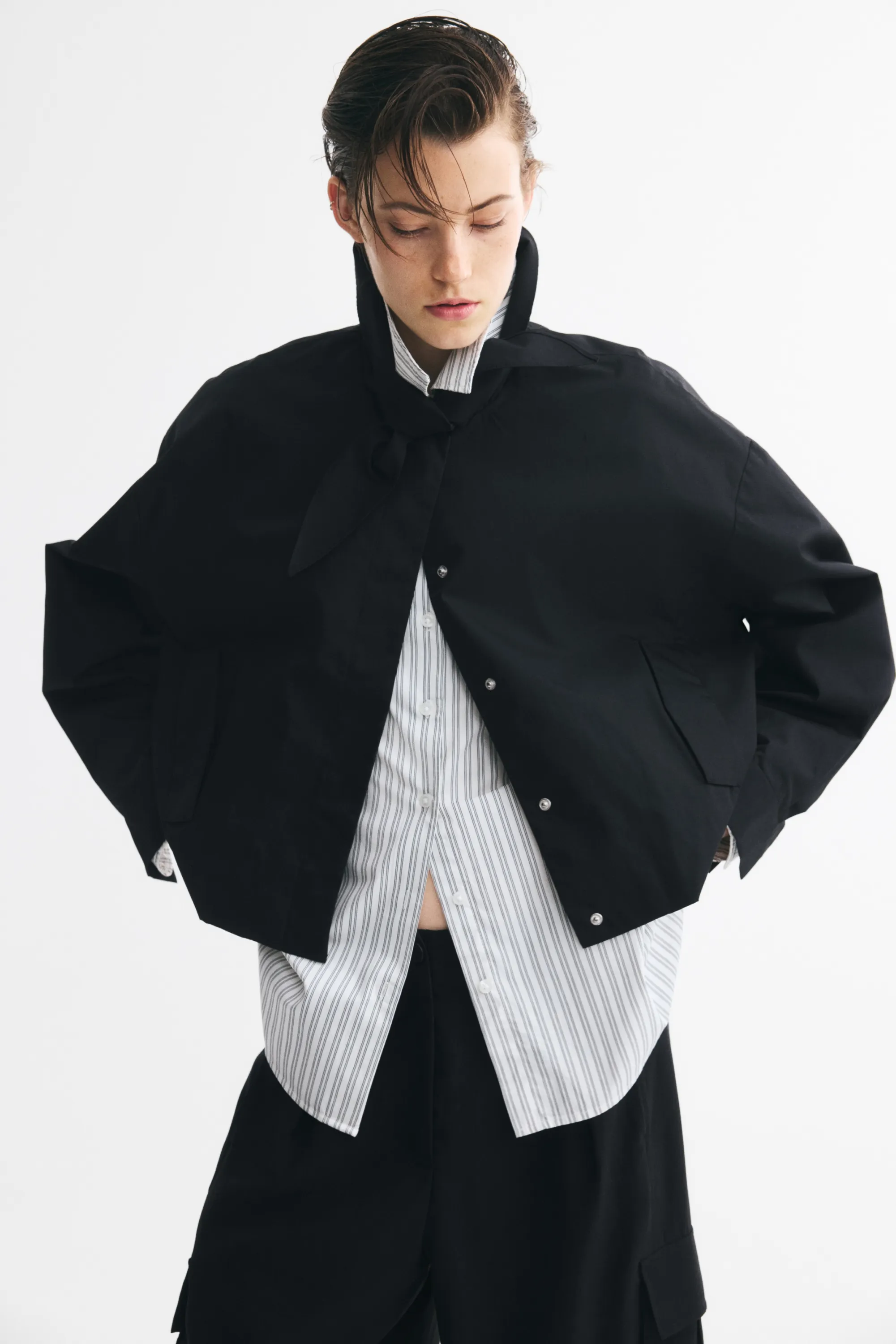 Veste à col foulard avec base à effet boule - Noir