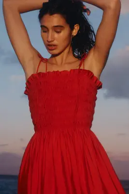 Robe avec bretelles à nouer et corsage smocké - Rouge vif — photo 2