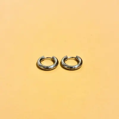 Boucles d’oreilles Tube Argenté - 2 tailles disponibles — photo 4
