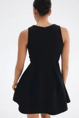 Robe avec jupe évasée - Noir — photo 3