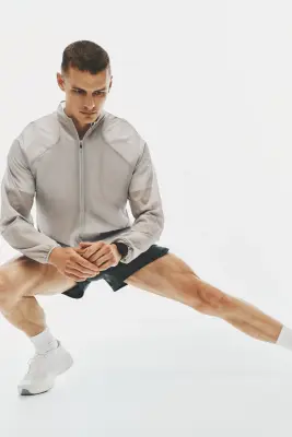 Short de running Lightweight Quick Dry​ ​ - Vert pin — photo 1