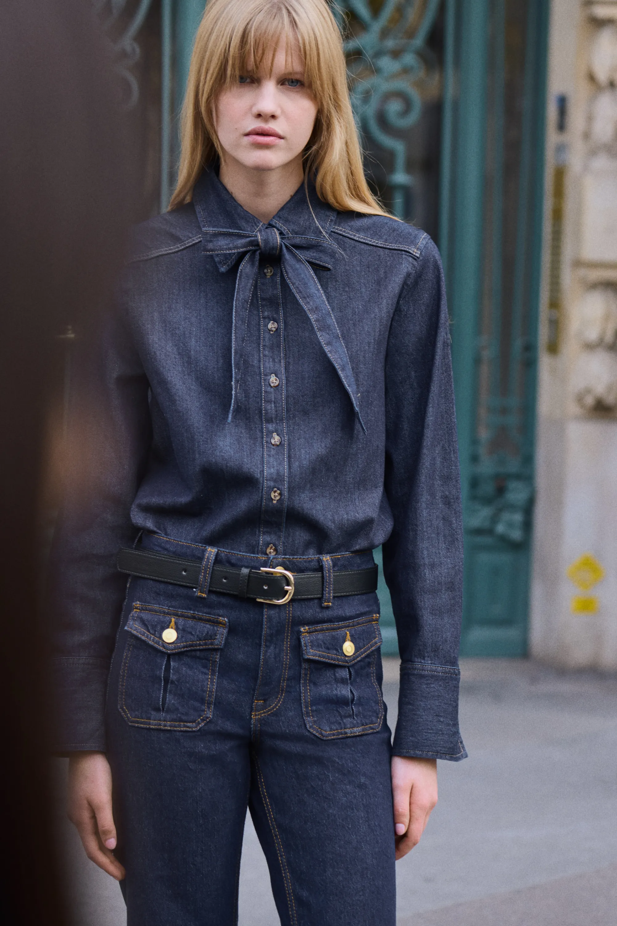 Blouse en denim avec nœud - Bleu denim foncé