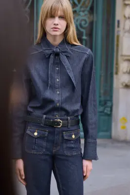 Blouse en denim avec nœud - Bleu denim foncé — photo 1