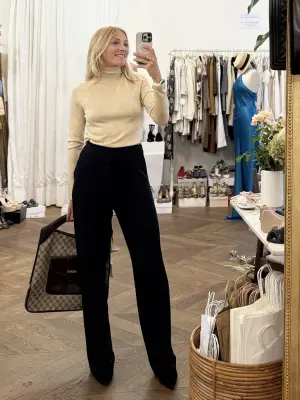 Pantalon taille haute en 100% soie noire Prix boutique 1400€ Taille 36 — photo 4