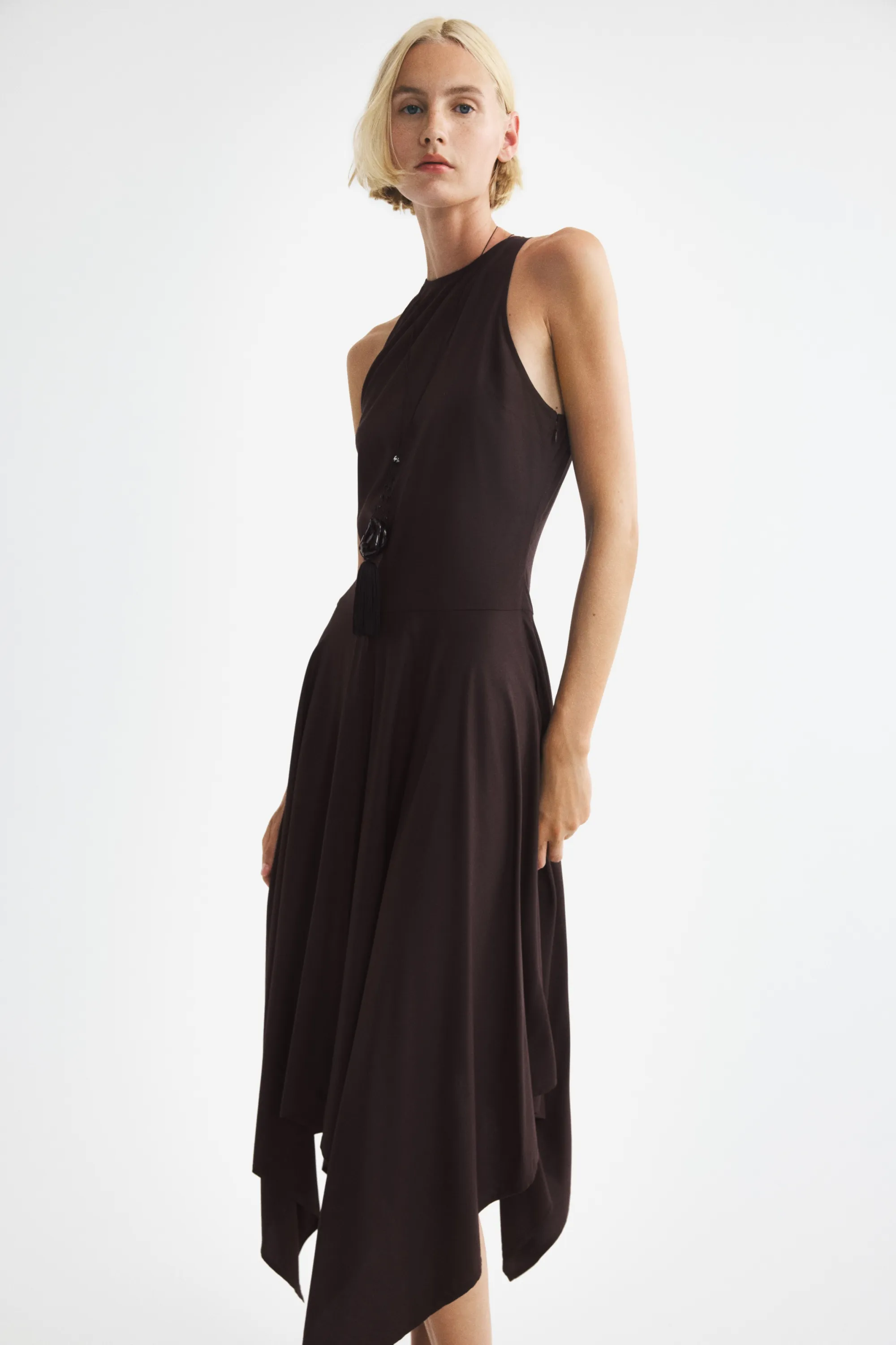 Robe en viscose avec base en pointes - Marron foncé