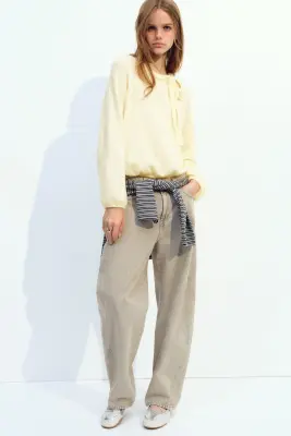 Pull avec col à nouer - Jaune clair — photo 1