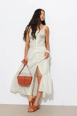 Robe midi en cotonnade brodée — photo 4