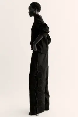 Pantalon avec détails à nouer et broderie anglaise - Noir — photo 2