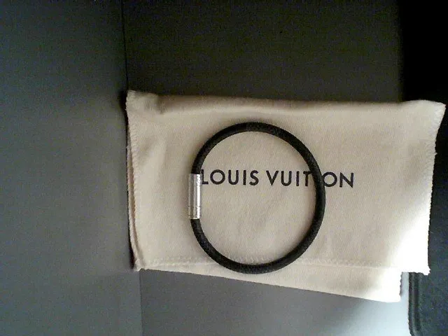 Bracelet gris fonce