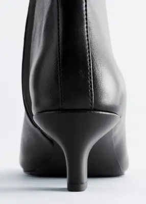 Bottines en cuir à petits talons - Noir — photo 4