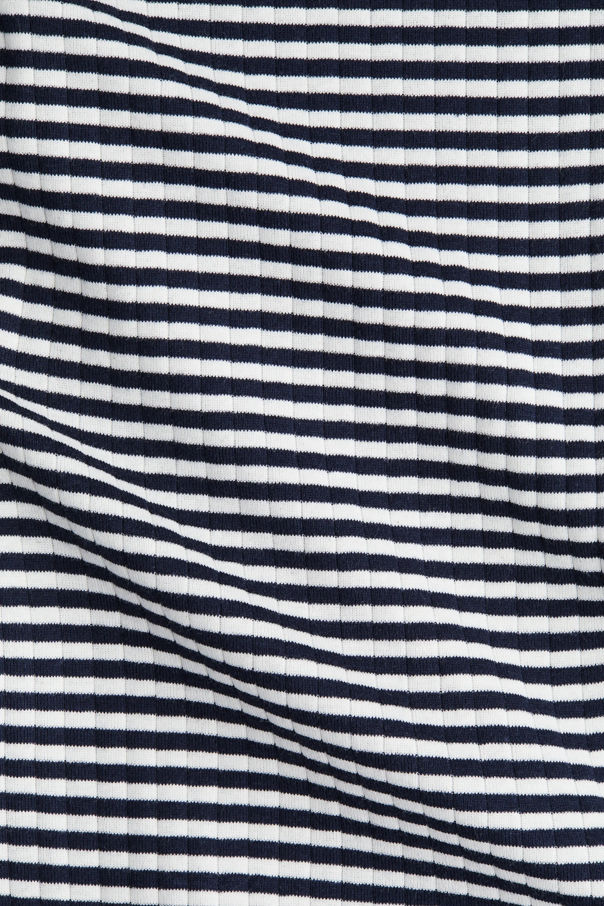 Robe côtelée avec dos dégagé - Blanc/rayures bleu marine