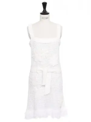 Robe courte à bretelles en dentelle crochet de coton blanc brodée de fleurs en soie Prix boutique 4000€ Taille 36 — photo 1
