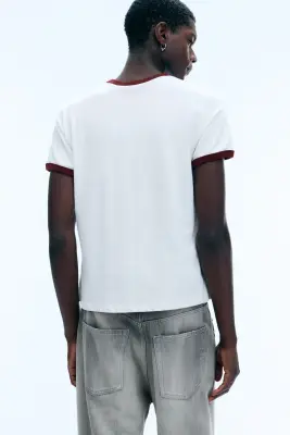 T-shirt en coton avec bordures contrastées et manches courtes - Blanc - Liseré Rouge — photo 3