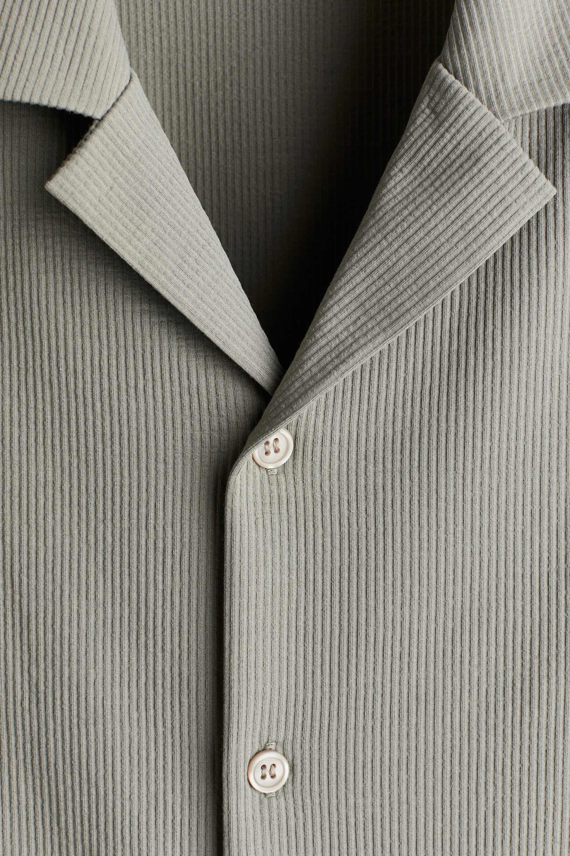 Chemise côtelée Regular Fit avec col cubain - Vert sauge