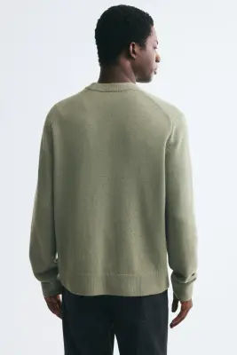 Pull Regular Fit en laine - Vert ancien — photo 4