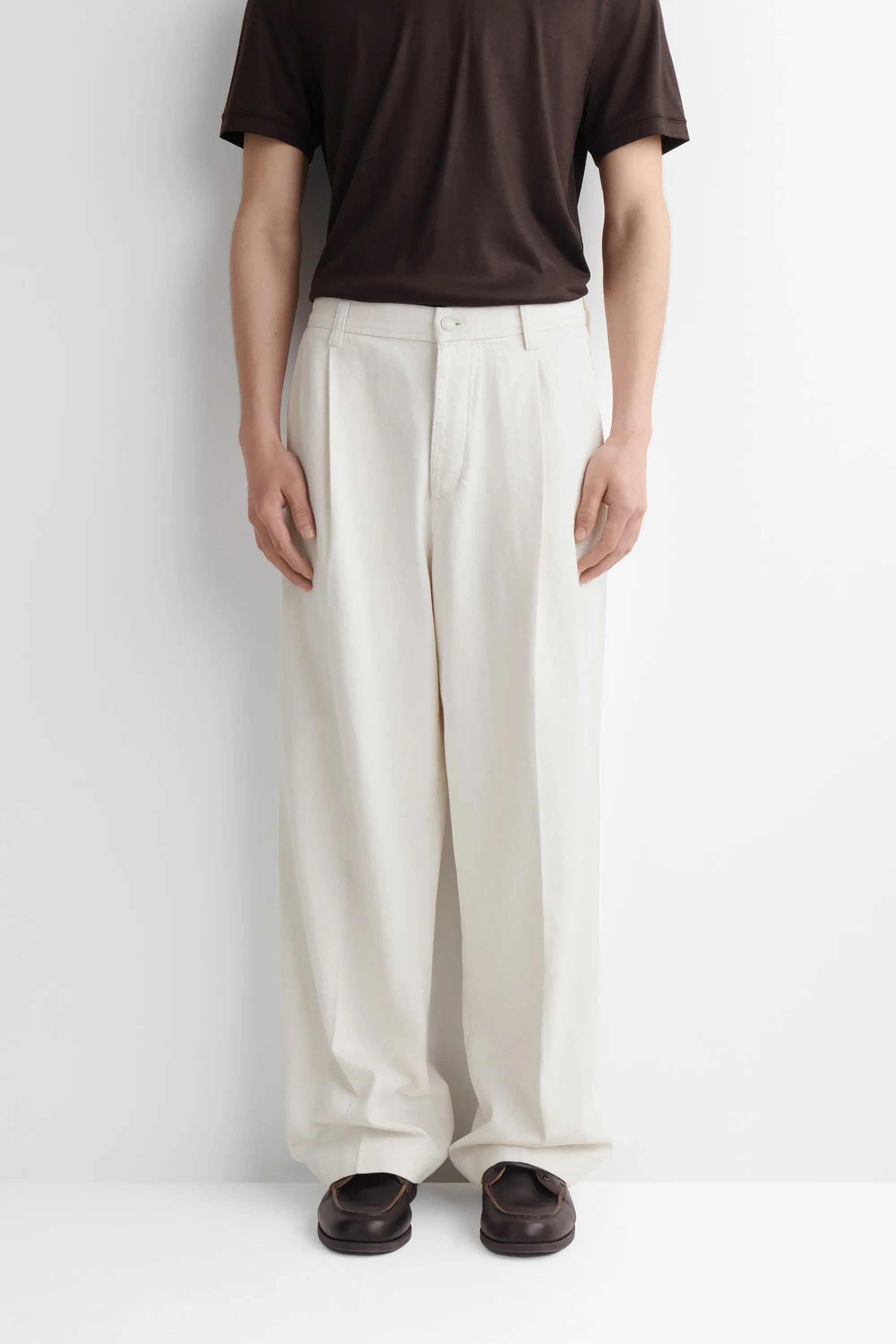PANTALON EN DENIM À PLIS DÉCONTRACTÉ LARGE - BLANC