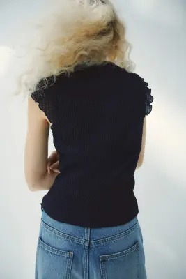 Top smocké avec dentelle - Bleu marine — photo 3