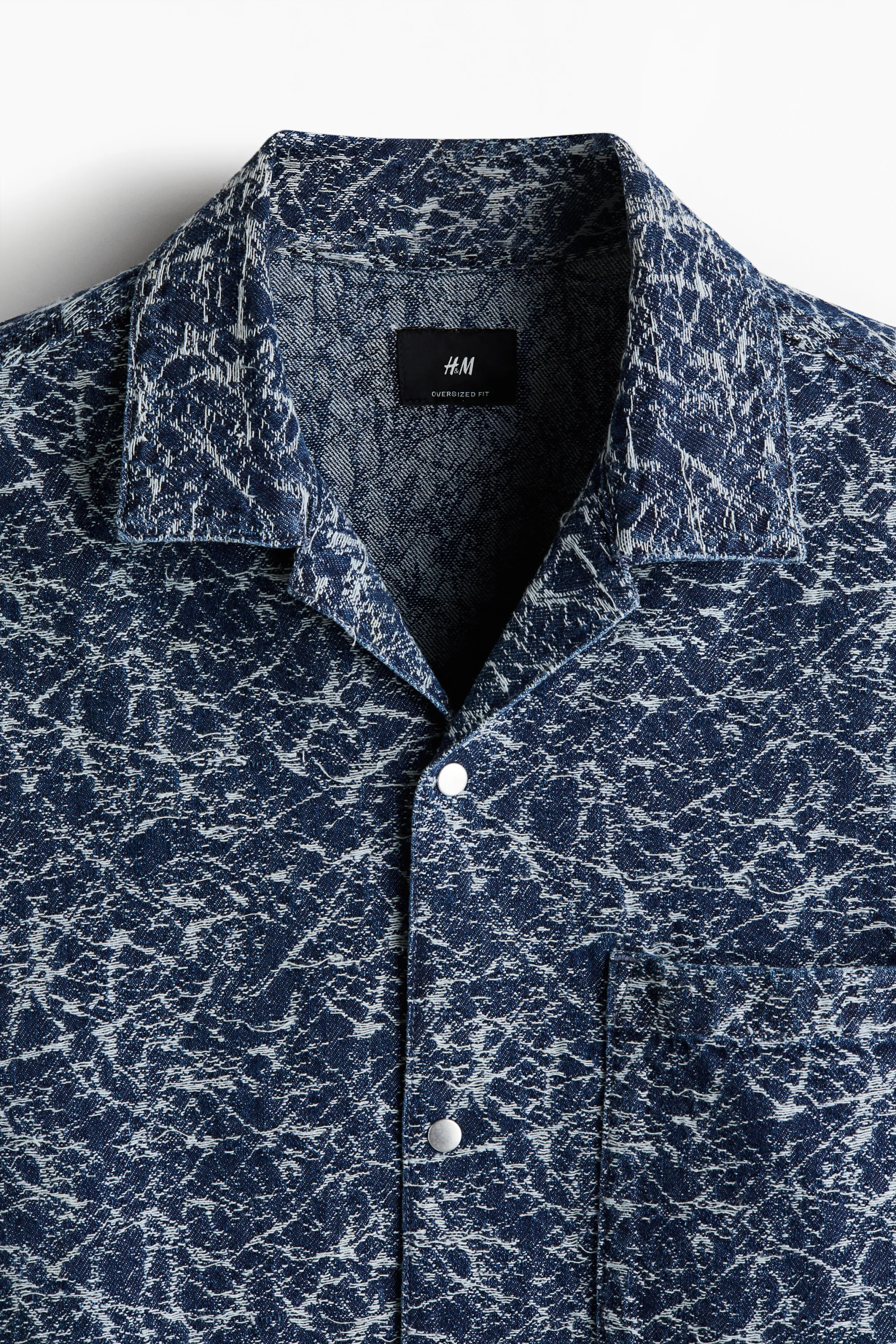 Chemise Oversized Fit en denim à motif - Bleu foncé/motif