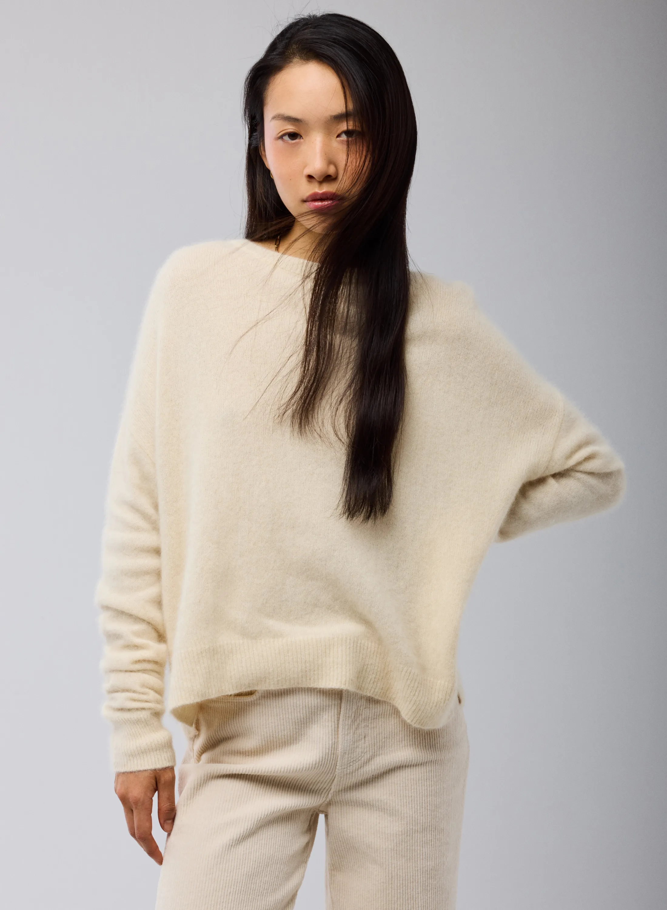 Pull Milk Col Rond Manches Longues en Raccoon/ Polyamide