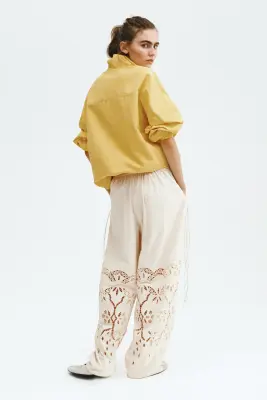 Pantalon à cordon avec broderie anglaise - Beige clair — photo 2