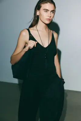 Pantalon froissé avec détails croisés - Noir — photo 1