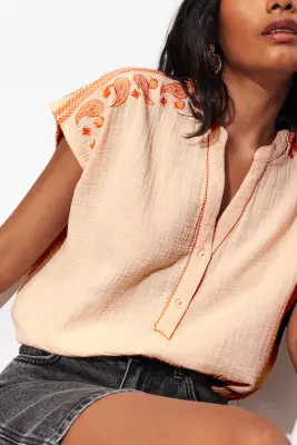 Blouse brodée en gaze de coton — photo 5