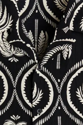 Chemise Relaxed Fit à col cubain - Noir/motif — photo 4