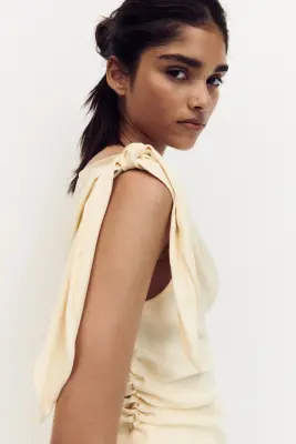 Top asymétrique avec détail à nouer - Jaune clair — photo 2