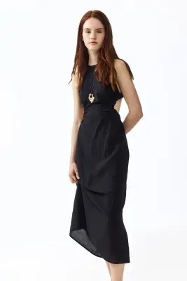 Robe maxi avec dos ouvert - Noir — photo 1