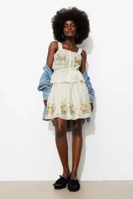 Jupe courte brodée Femme — photo 2