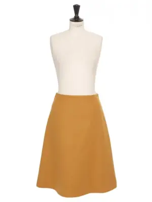 Jupe trapèze taille haute en cachemire, laine et soie camel Prix boutique 2000€ Taille 36 — photo 1