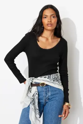 T-shirt détail dentelle Femme — photo 2