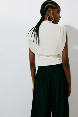 Top sans manches à effet drapé - Crème — photo 3