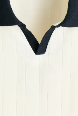 Relaxed Fit Textured-knit polo shirt - Crème — photo 4