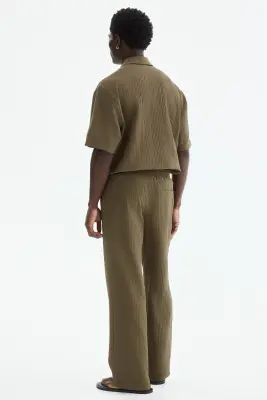 Pantalon texturé Relaxed Fit - Vert kaki — photo 3
