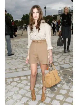 Short taille haute à franges en laine et cuir camel Prix boutique 1550€ Taille 36 — photo 4