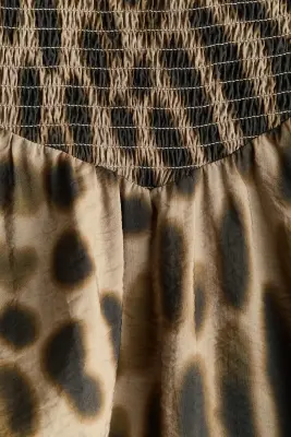 Robe smockée à bretelles fines - Vert kaki foncé/motif — photo 4