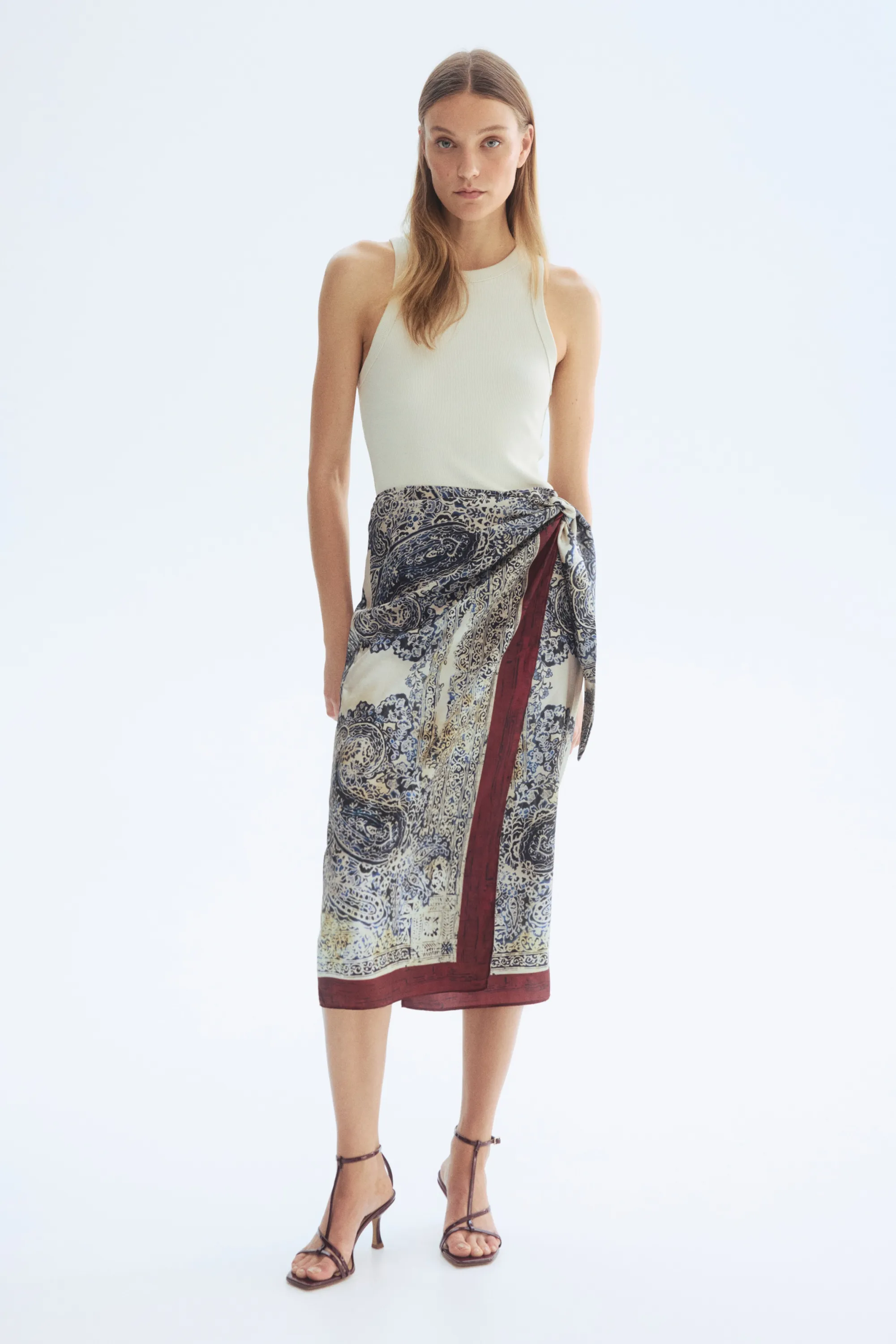 Jupe portefeuille en satin - Crème/motif cachemire