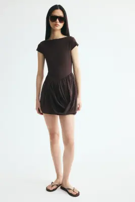 Robe bi-matière avec panneau drapé - Marron foncé — photo 1