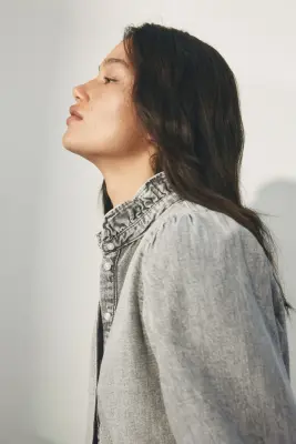 Frill-trimmed denim blouse - Gris — photo 4