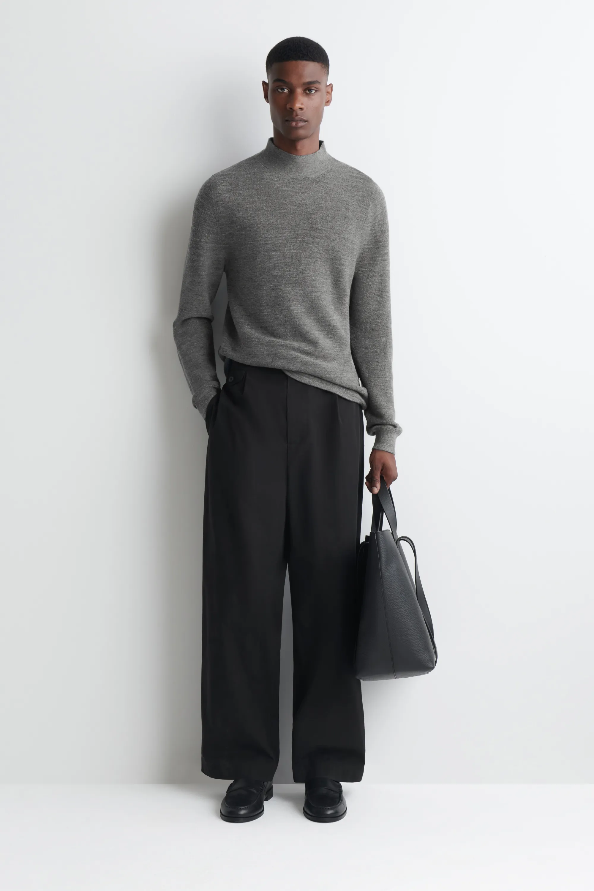 PULL À COL MONTANT EN LAINE - GRIS