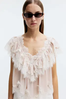 Blouse avec dentelle - Beige clair — photo 1